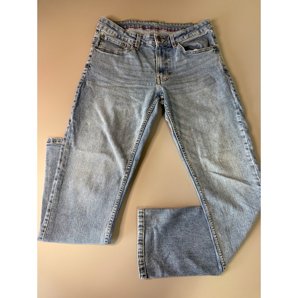IZOD Mens Straight Fit Jeans Light Wash Blue Denim 34x32 1566219